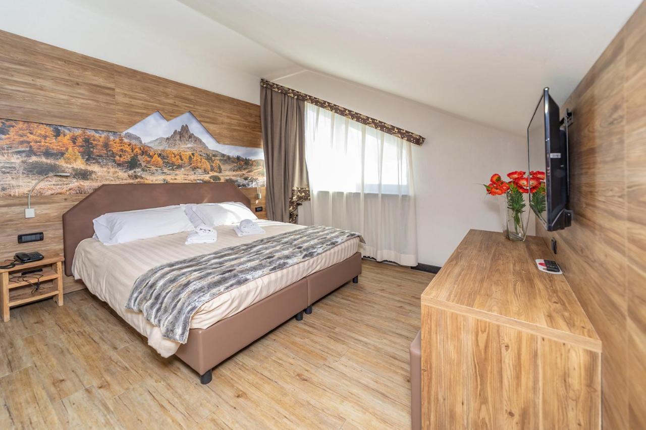 Hotel Du Col Sestriere Esterno foto
